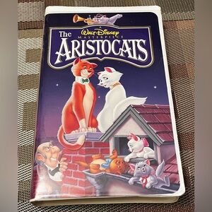 THE ARISTOCRATS Walt Disney
Collection VHS Tape. #2529 
Very Good Condition